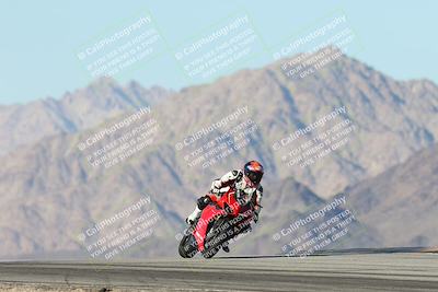 media/Dec-01-2025-Moto Forza (Mon) [[2daa91e15f]]/3-Beginner Group/Session 4 Turn 9/